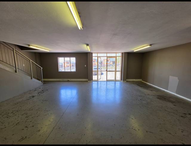 394M² MINI FACTORY TO LET IN KYA SANDS